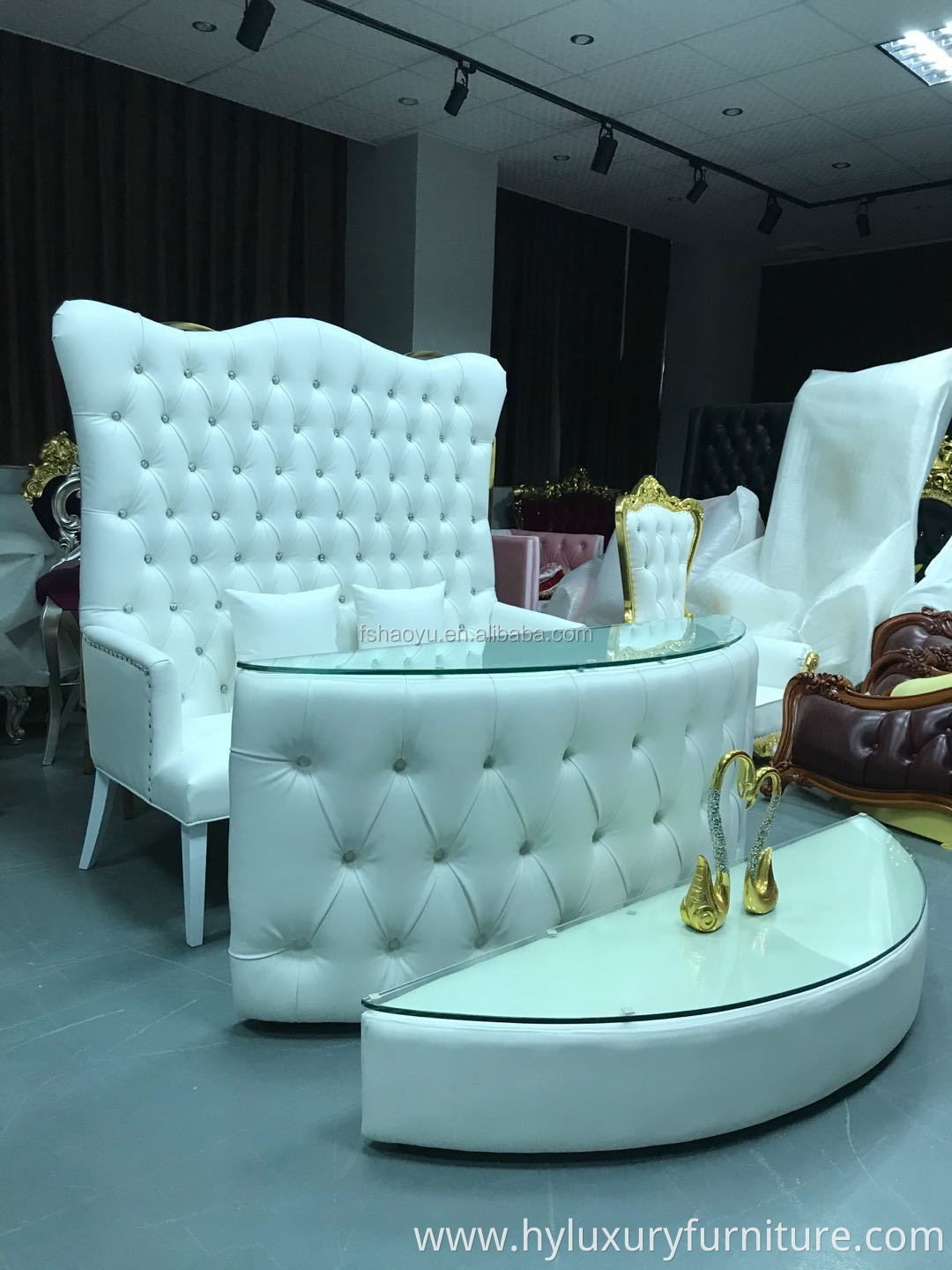 Wholesale High Back Double Throne Chair for Wedding, White and Gold Double Throne Chair Hotel Sofa Hotel Furniture 5 Set Antique